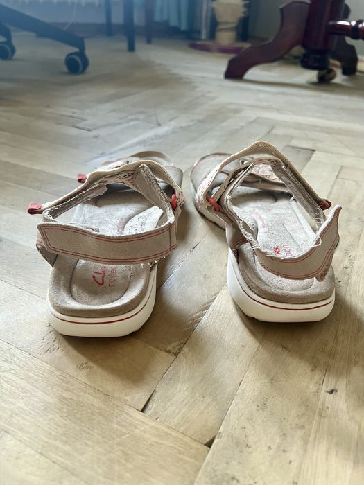 Clarks фірмові сандалі