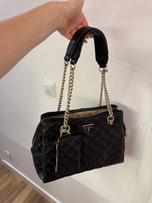 Czarna torebka guess