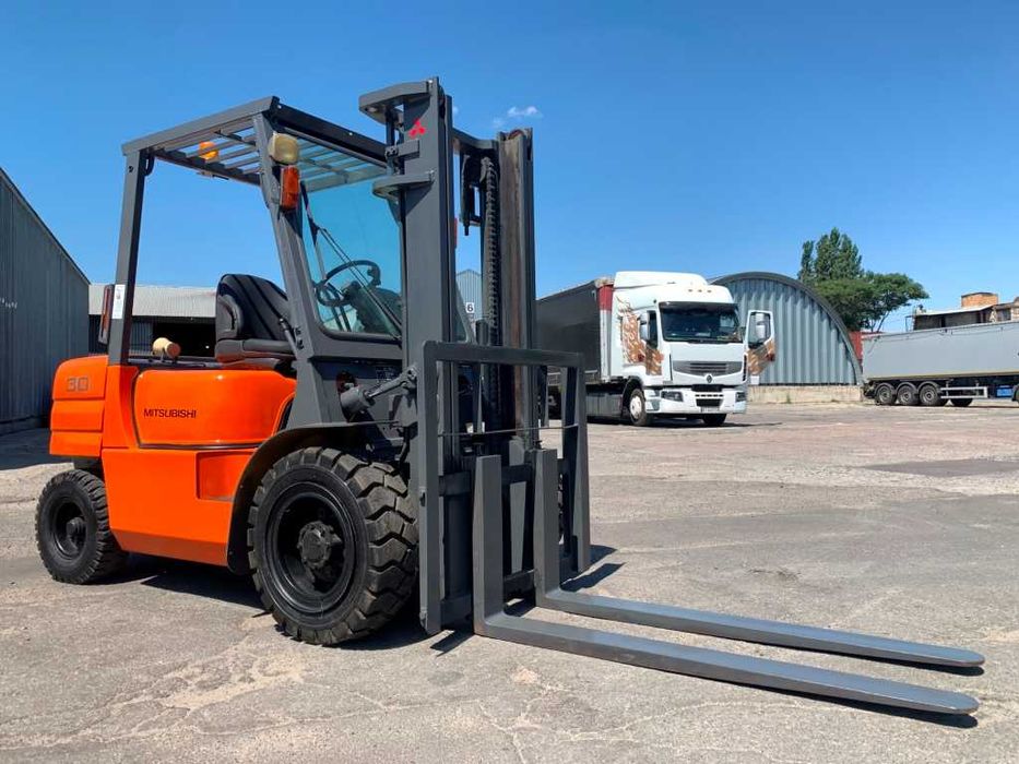 Навантажувач вилковий Mitsubishi на 15 великих нових колесах пневмо