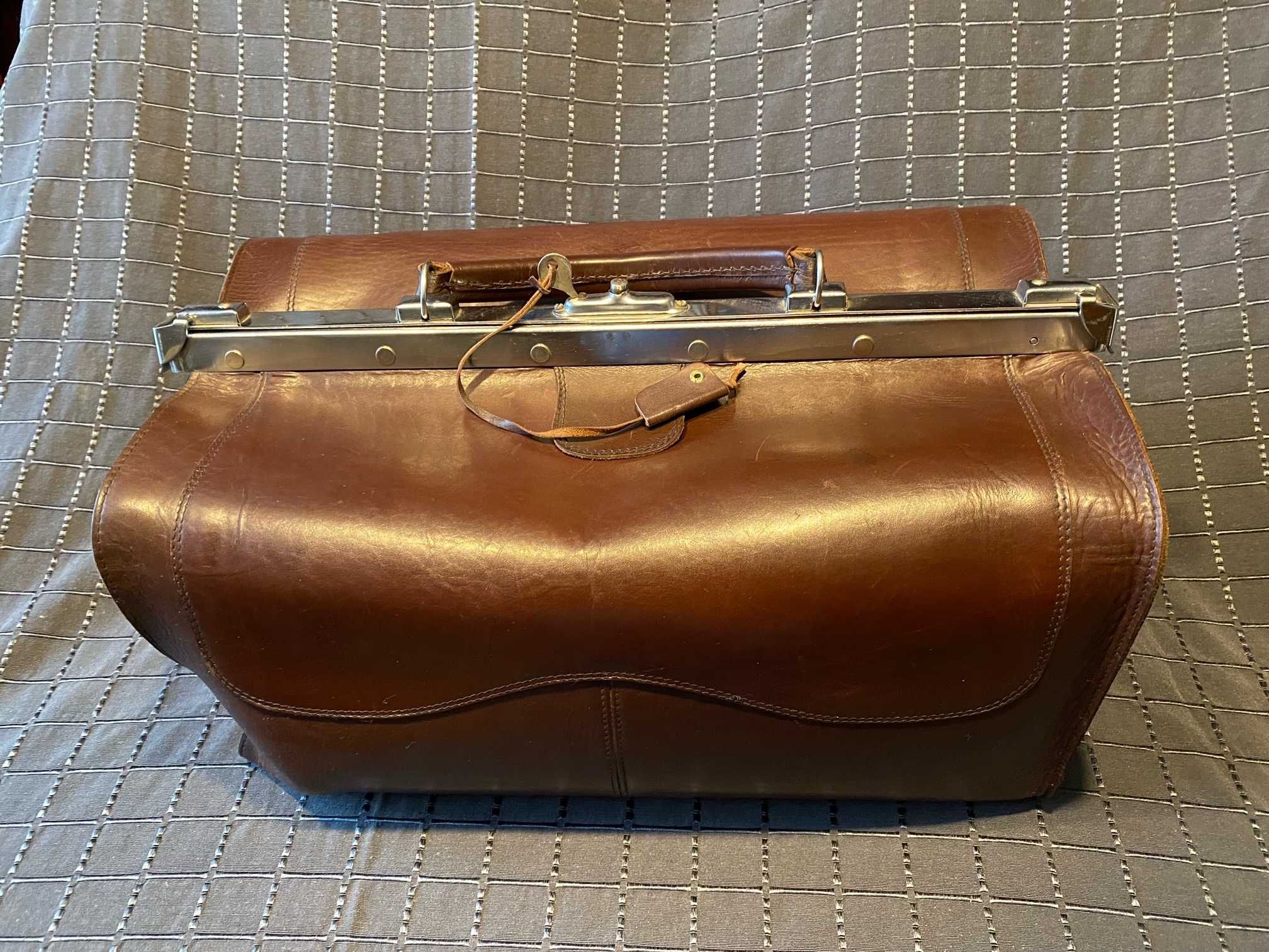Kufer skórzany podróżny typu "lekarskiego"-używany