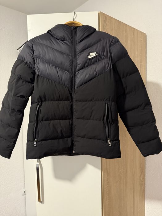 Спортивна куртка Nike