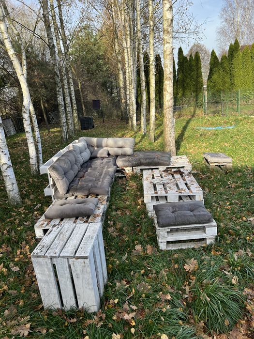 Meble ogrodowe z palet, palety z poduszkami