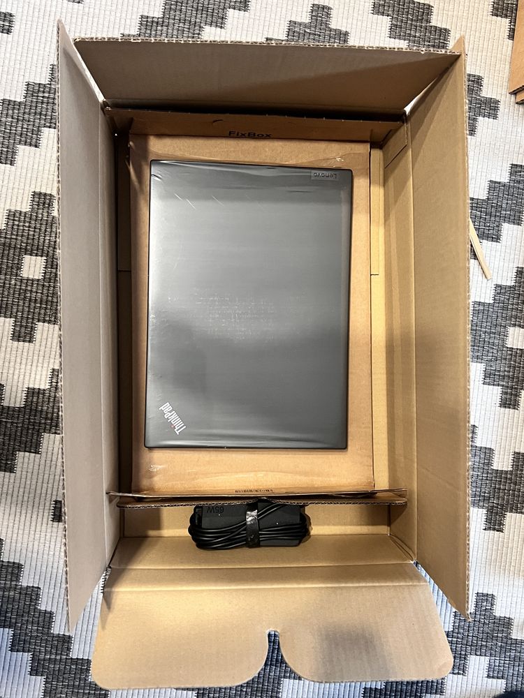 -= Lenovo ThinkPad T14s =- 512/16 i7 evo Gen3