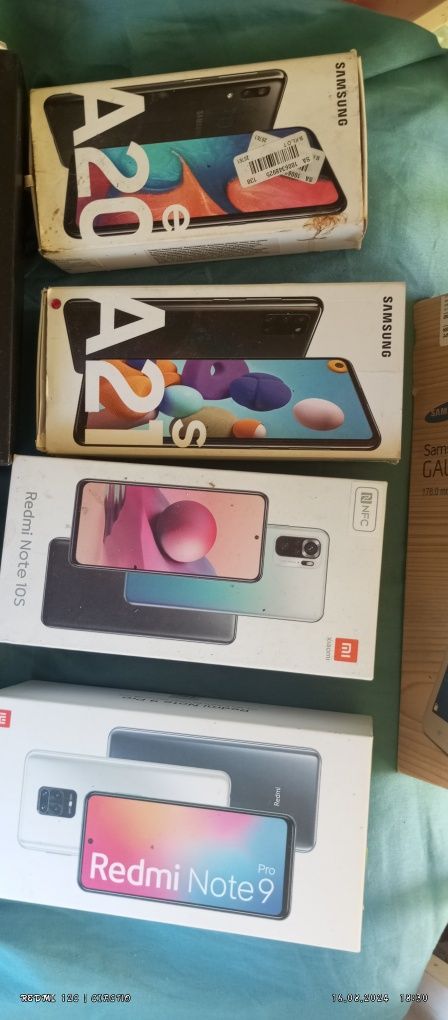 Podełka do telefonów i tabletow