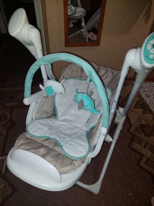 Стільчик-качеля 3 в 1 CARRELLO Triumph заколисуючий центр