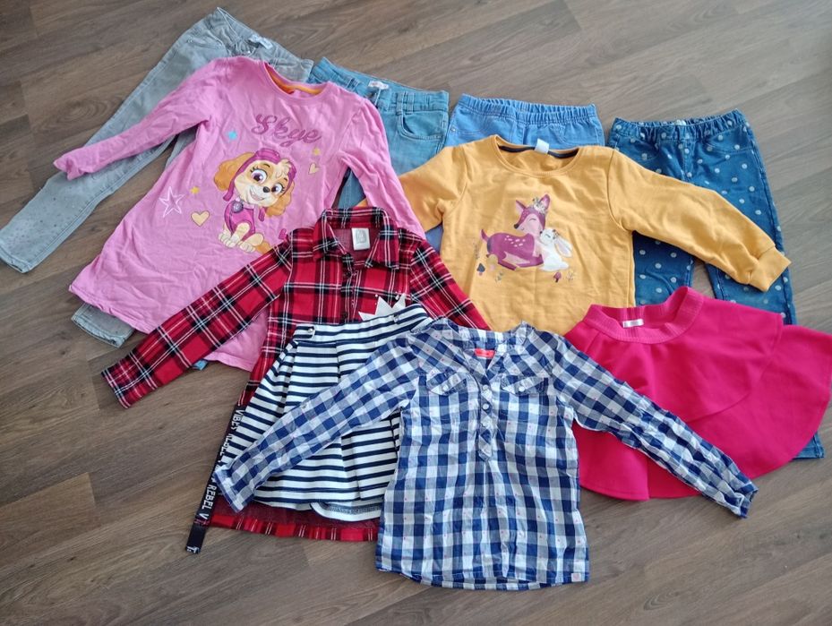 Zestaw ubrań spodni spódniczek 122 cm