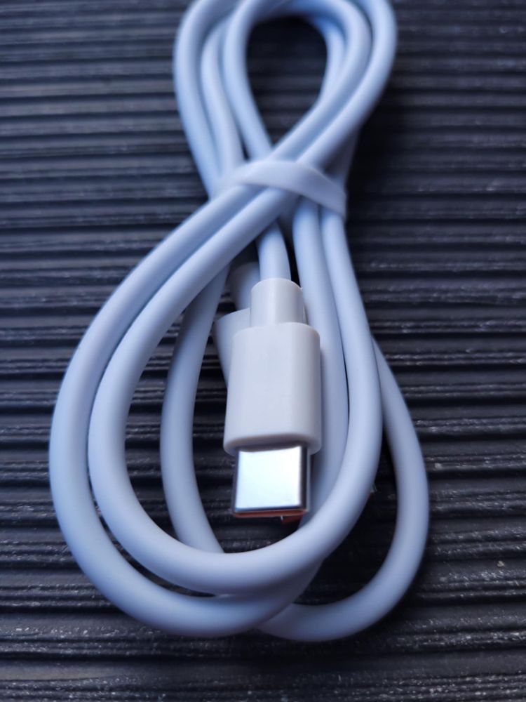 Biały kabel typu usb C
