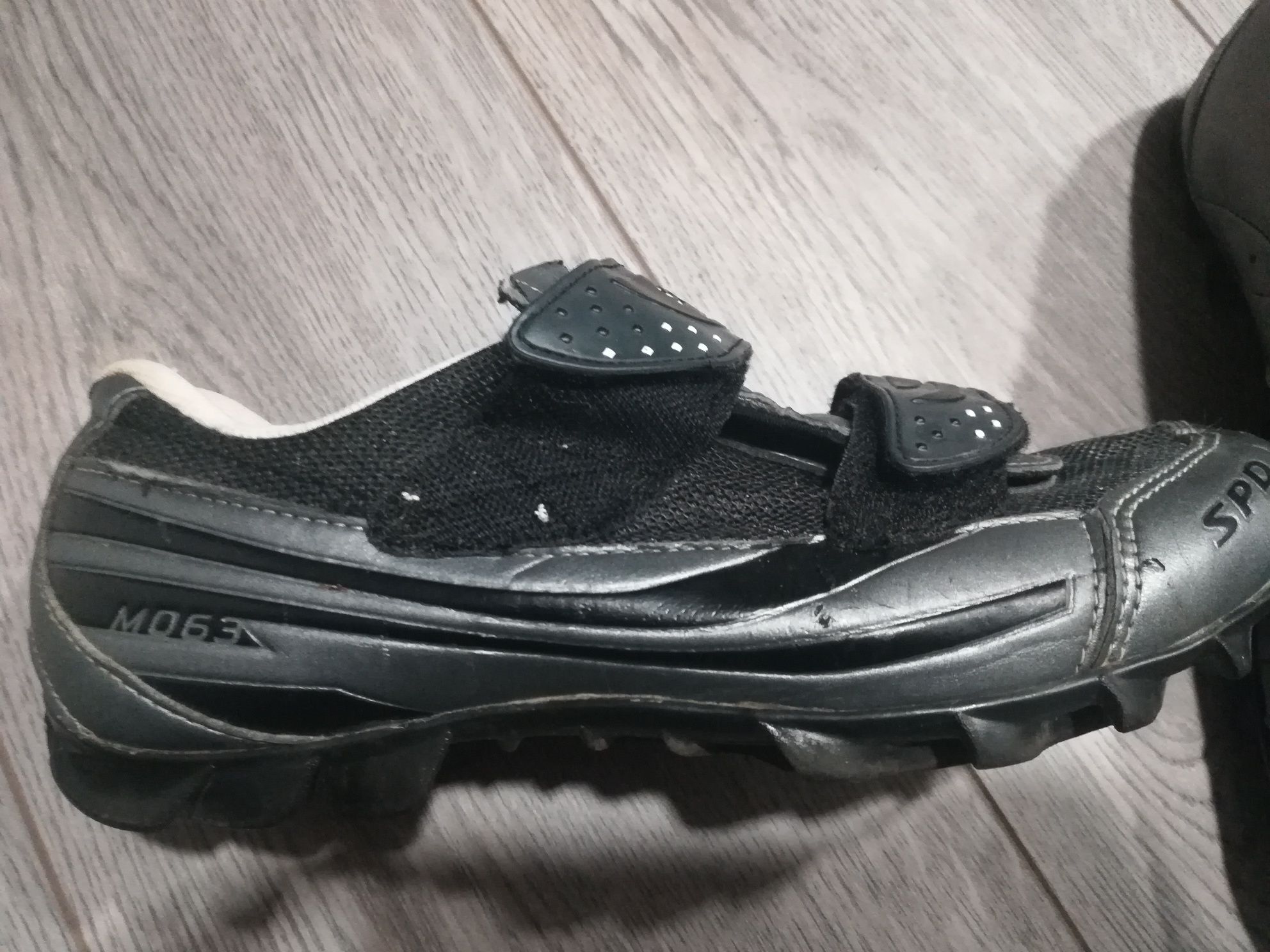 Sapatos Shimano M063 de encaixe para bicicleta (Nr. 39)