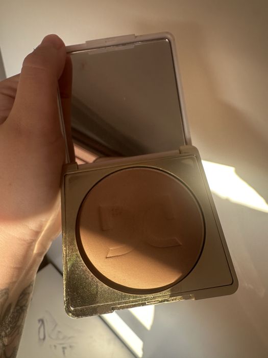 Bronzer dessi cosmetics Palm Springs