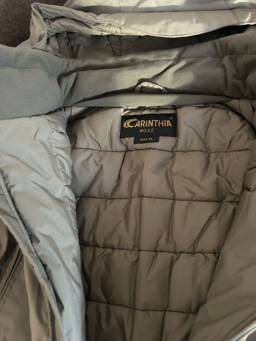 Фірмовий димисисоний костюм