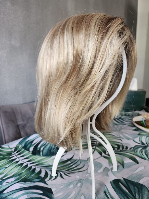 Piękna peruka blond z akcesoriami