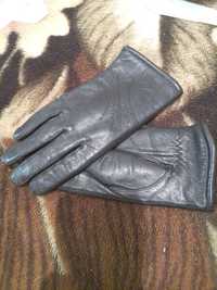 Жіночі шкіряні перчатки