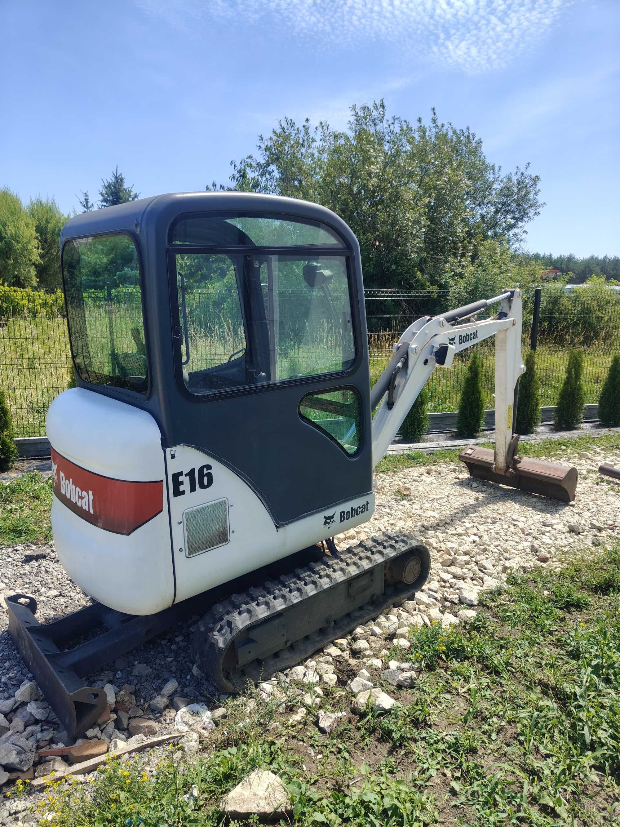 Minikoparka Bobcat E16