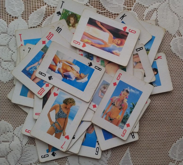 Гральні карти Дівчата