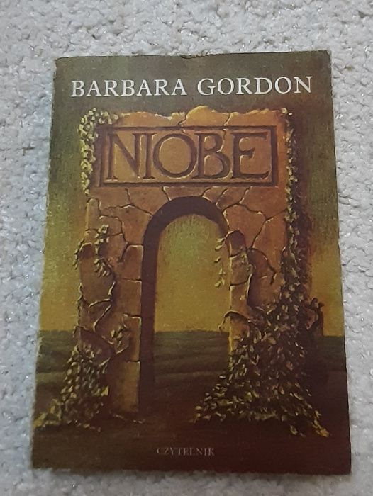 "Niobe" Barbara Gordon_literatura wojenna