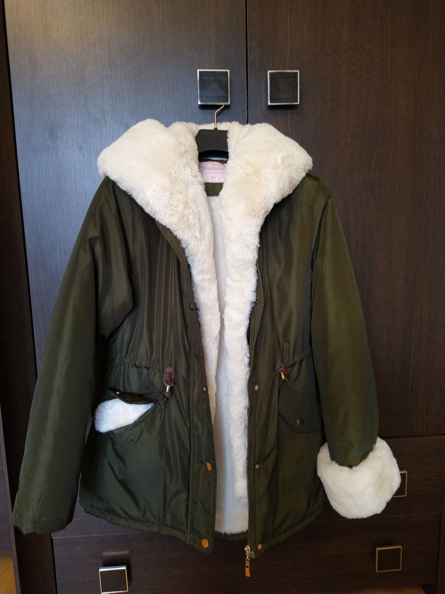 Пальто,курточка,одежда.