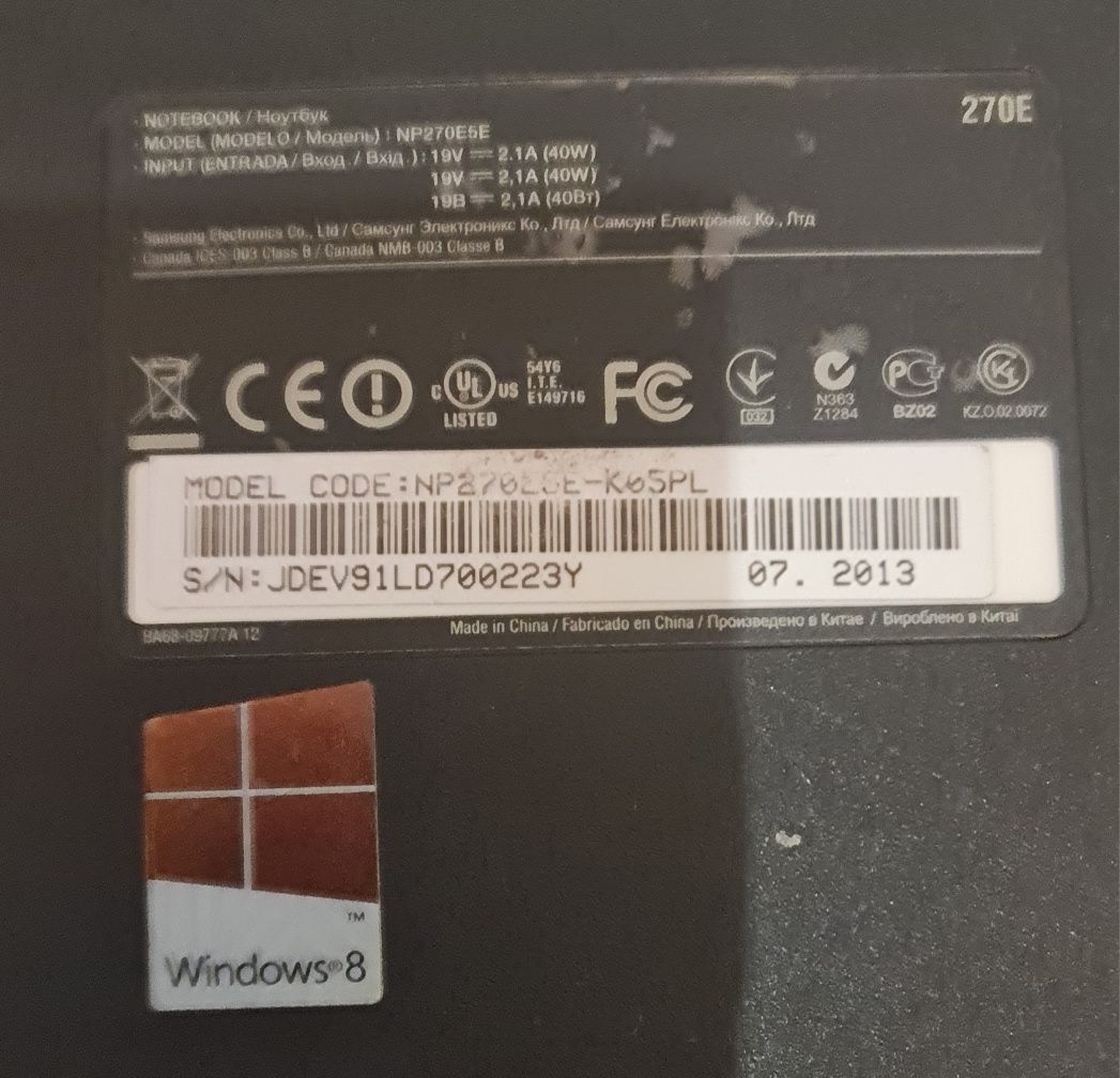 Laptop Samsung model NP270E5E