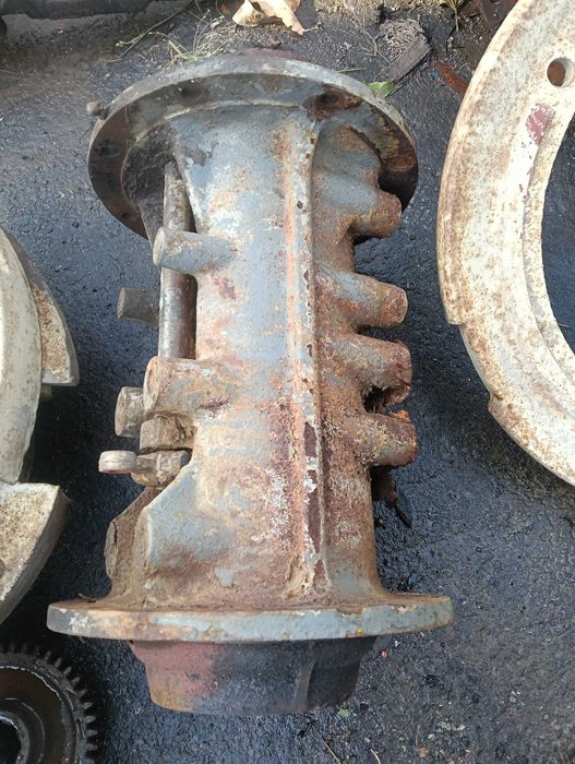 Pochwa Zwolnicy Lewa Ursus C330 C335 C330M C328 WYSYŁKA