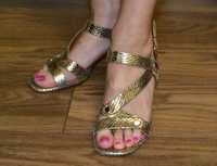 Vanessa Wu r. 40 buty, sandały na obcasie, złote