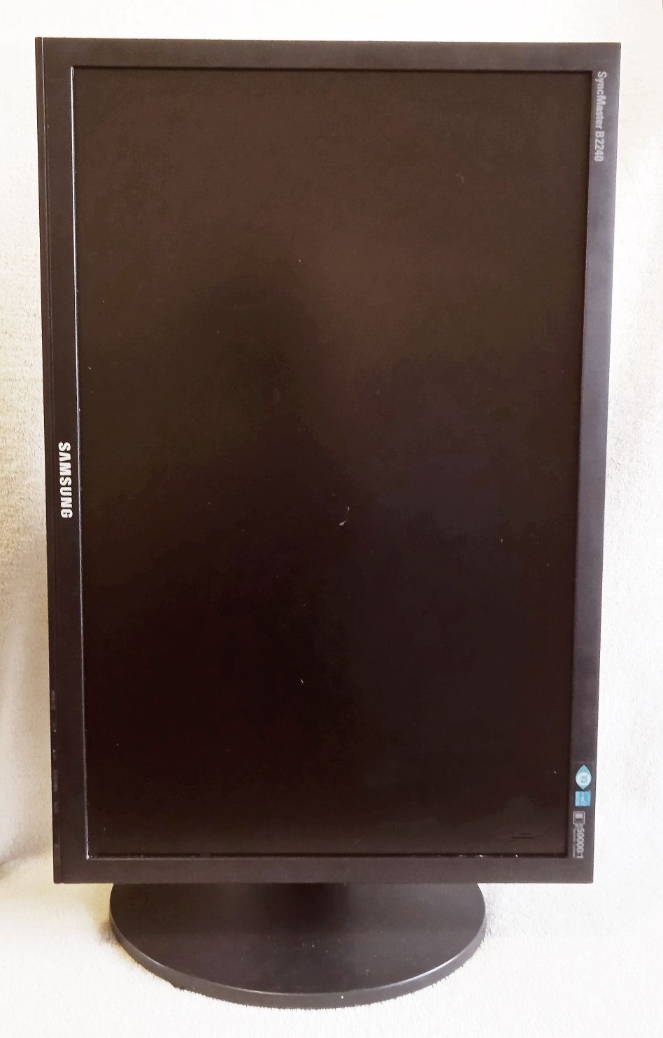 Monitor Lcd  Dell -przekatna obrazu 19",bez wejscia HDMI