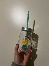 Plastikowa puszka do picia szklanka do ogrodu z ananasem ze słomką