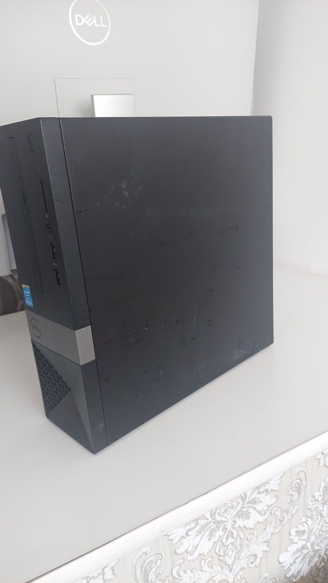 Продам системний блок у корпусі Dell Vostro.