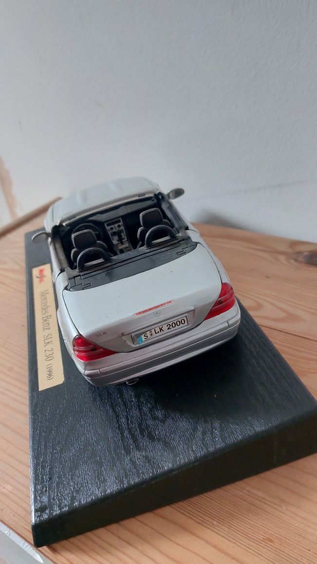 Mercedes benz 230 SL Maisto 1:18