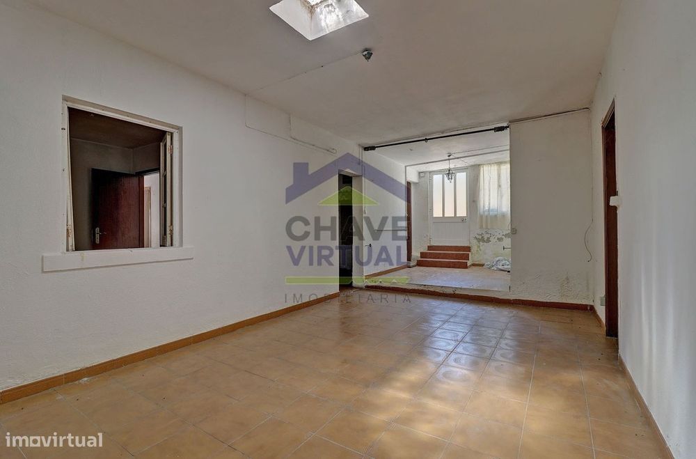 Moradia V3 c/ Sótão e Terraço - Freguesia Roliça