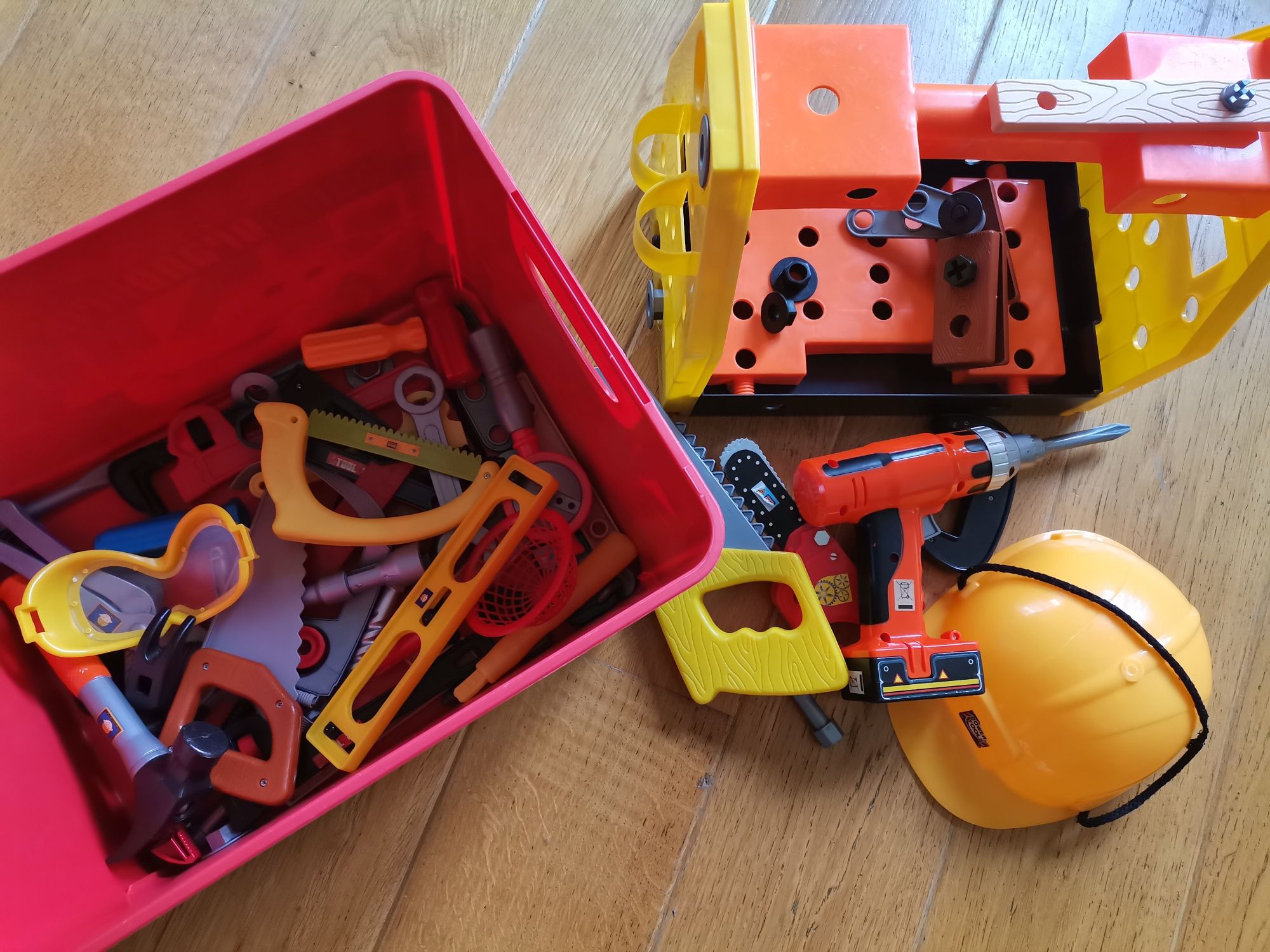 Zestaw narzędzi dla dzieci z warsztatem/skrzynią Bob Budowniczy