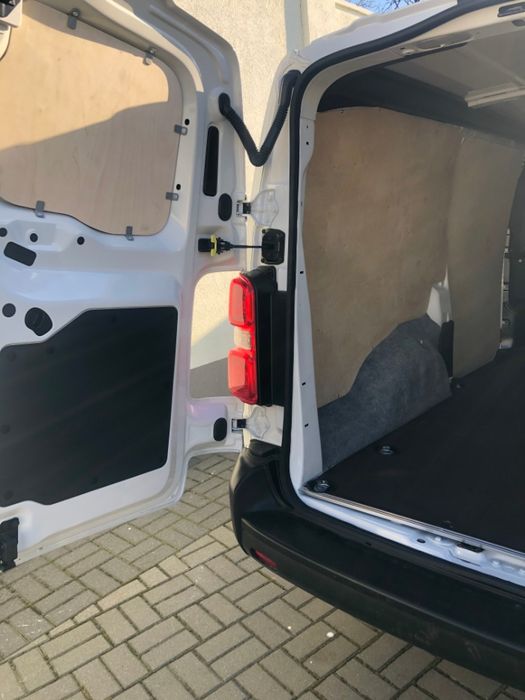 Toyota Proace L3H1 zabudowa busa