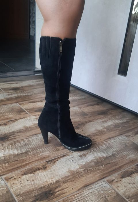 Продам замшевые сапоги (европейка)