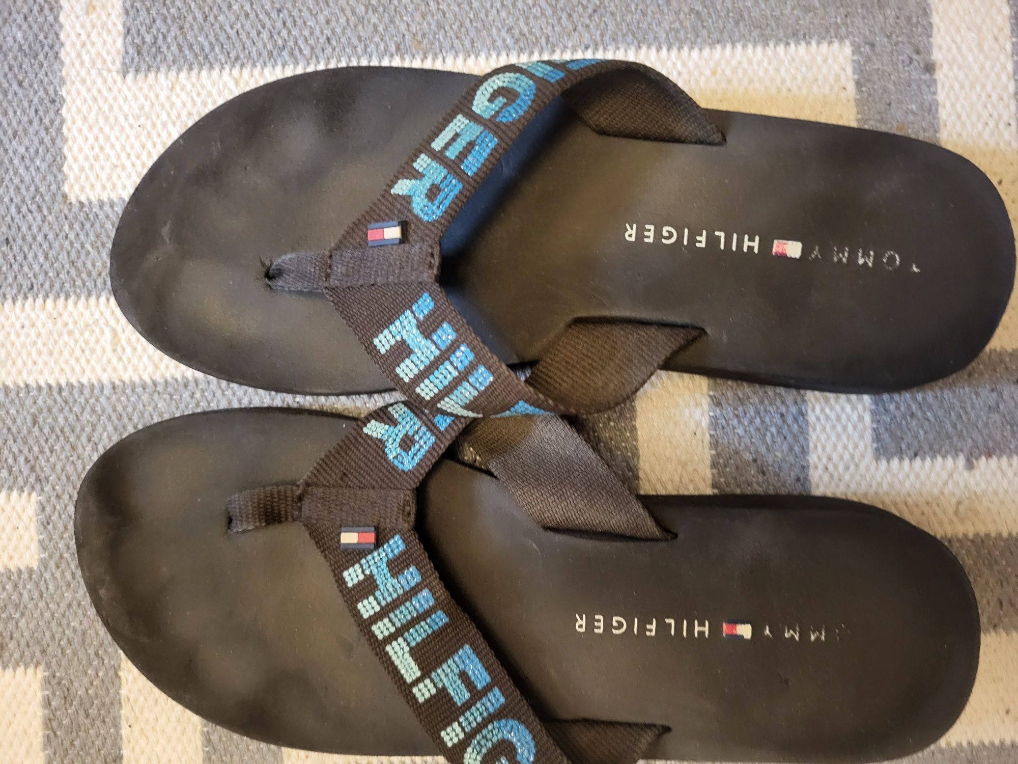 Продам вьетнамки Tommy Hifiger