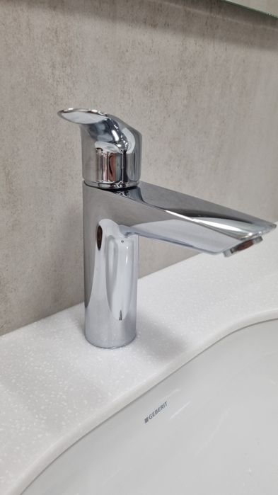 Змішувач для раковини Grohe Eurosmart 23324003