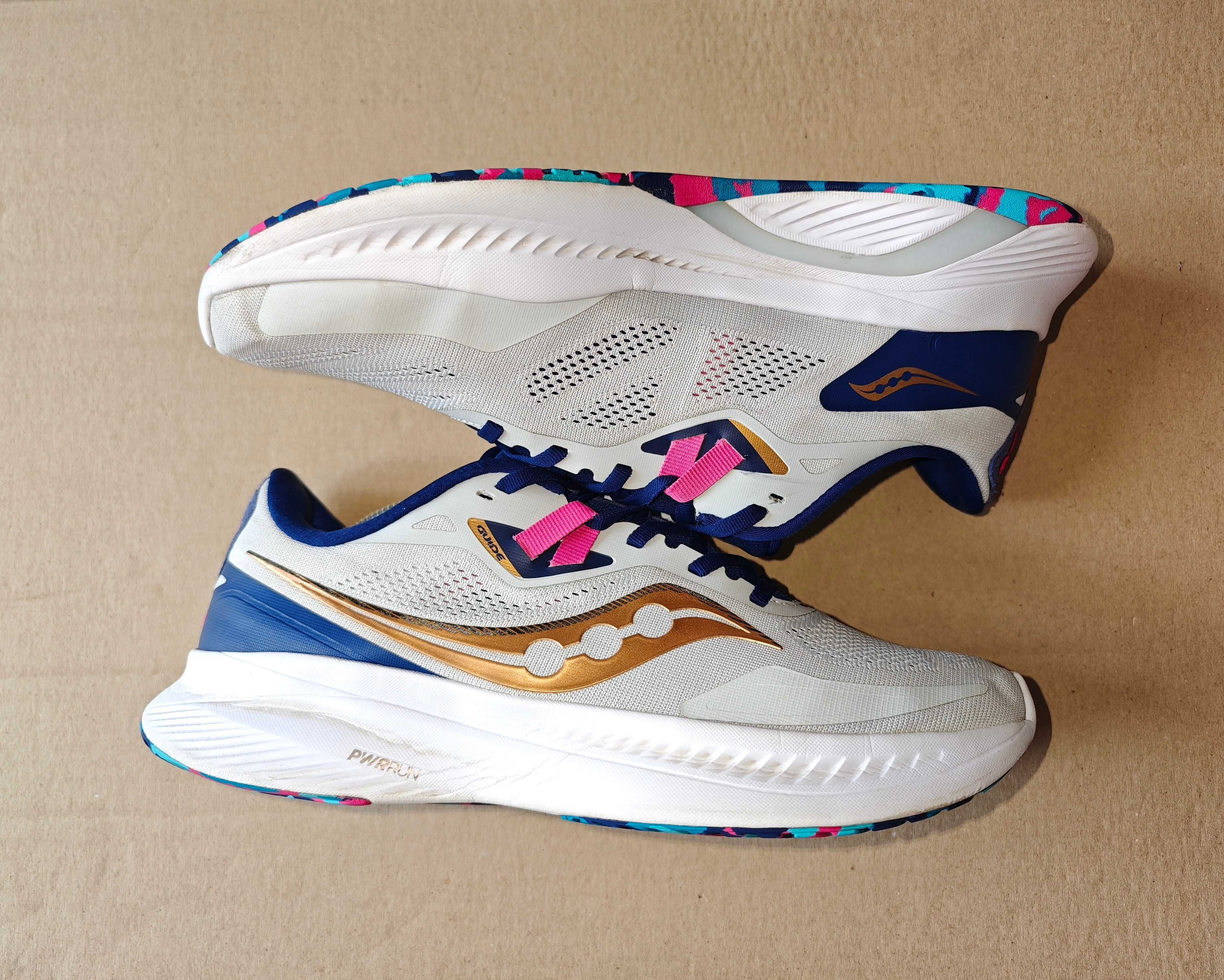 Оригінальні Кросівки Saucony Guide 15