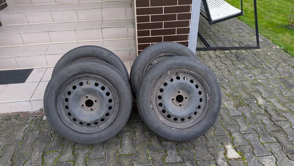 Opony zimowe 16 i 14.