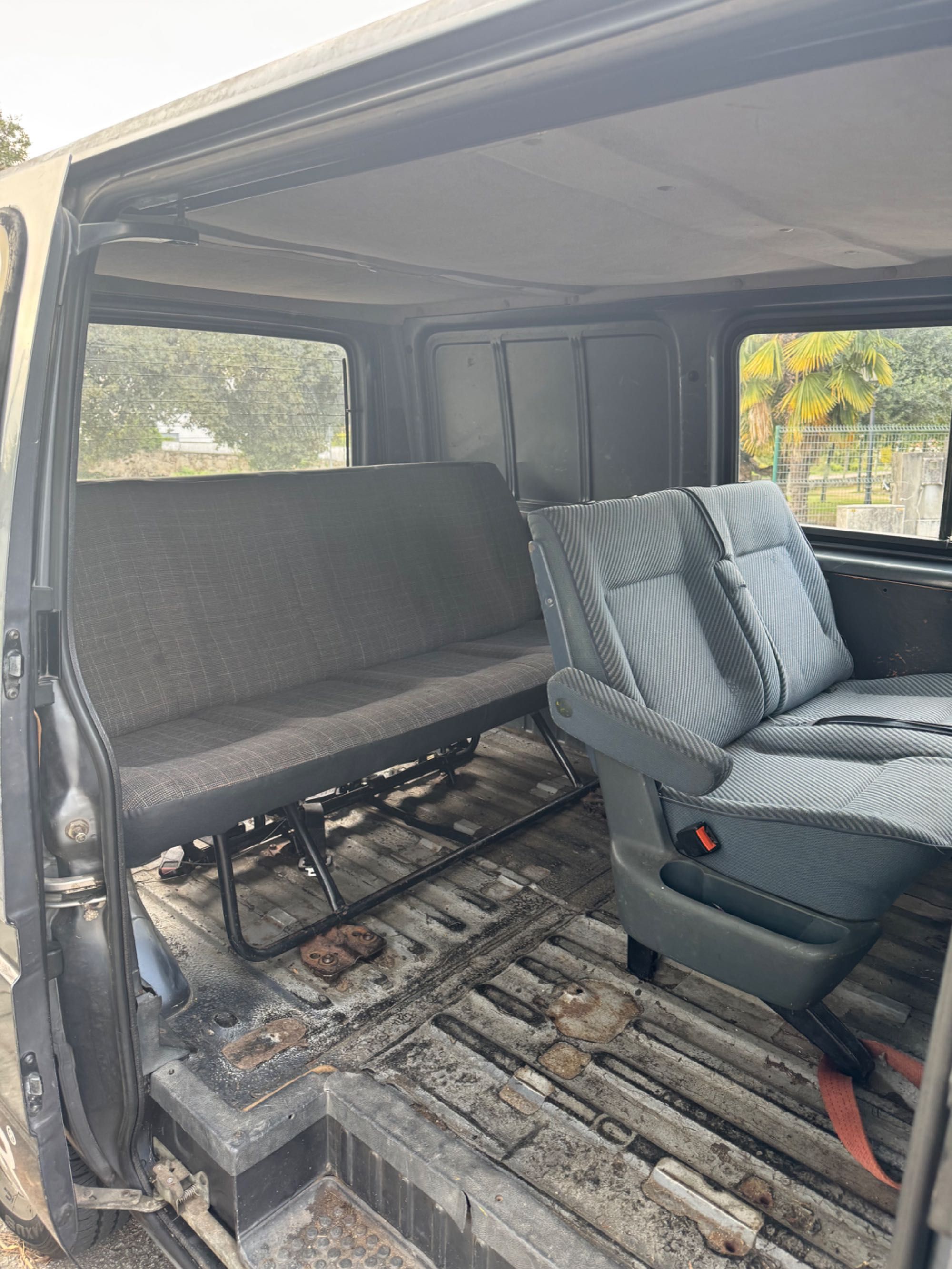 Ford Transit 120 van (tn-3)