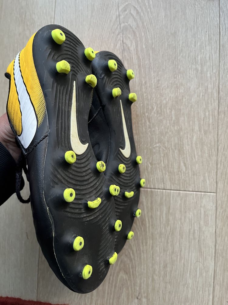 Korki Nike rozm. 38, dl . Wkładki 24 cm