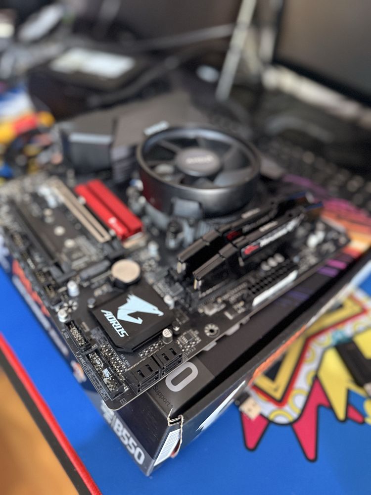 Gigabyte B550M Aorus Pro - Ryzen 5 2600 + 16GB RAM 256gb Ssd NVME