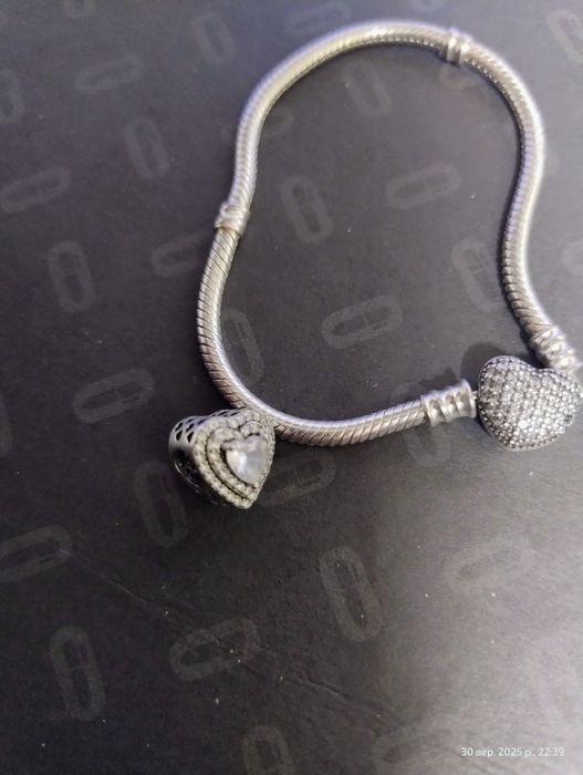 Стильний та вишуканий браслет Pandorа. Оригінал є маркування.