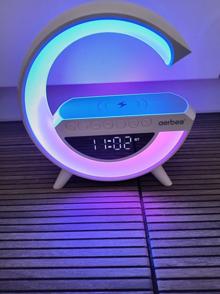 Inteligentna lampka LED gamingowa głośnik radio zegar