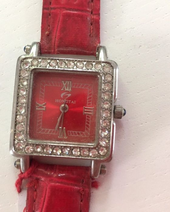 Часы женские годинник Швейцария Hongtai стразы винтаж
