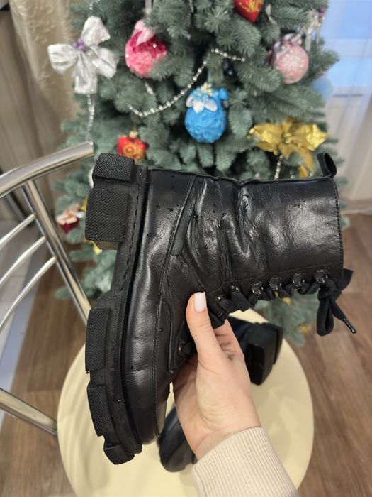 Ботинки шкіряні  лакові берци чоботи  уггі 36 розмір