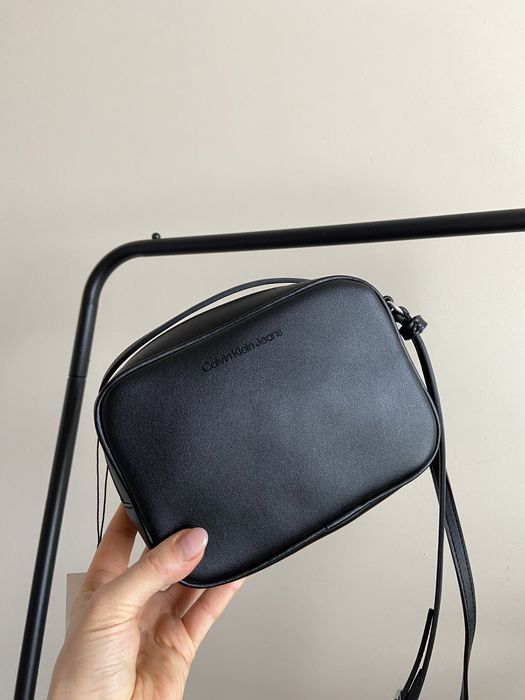 Крос-боді Calvin Klein / Сумка Bagllet