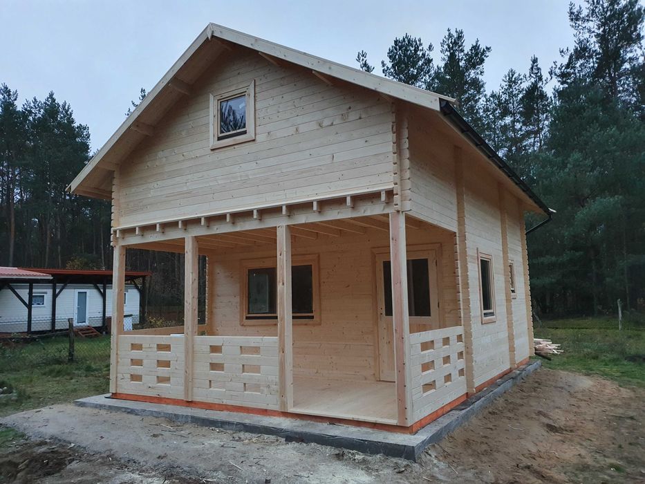 Drewniany domek letniskowy z poddaszem bez pozwolenia 5x7m