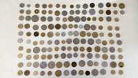 Diversas moedas antigas e de coleção de diversos países