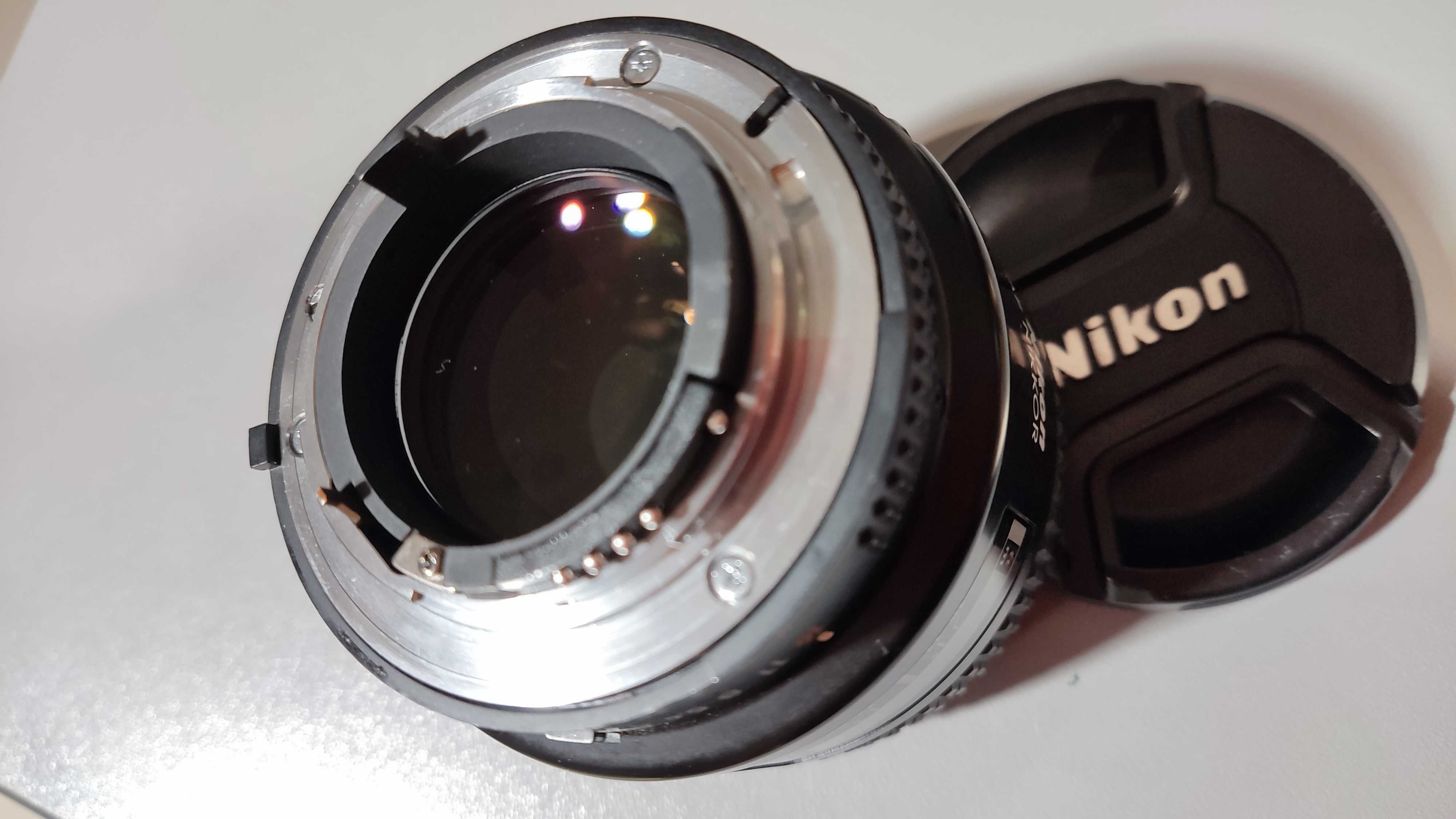 Nikkor AF 85mm 1.8D