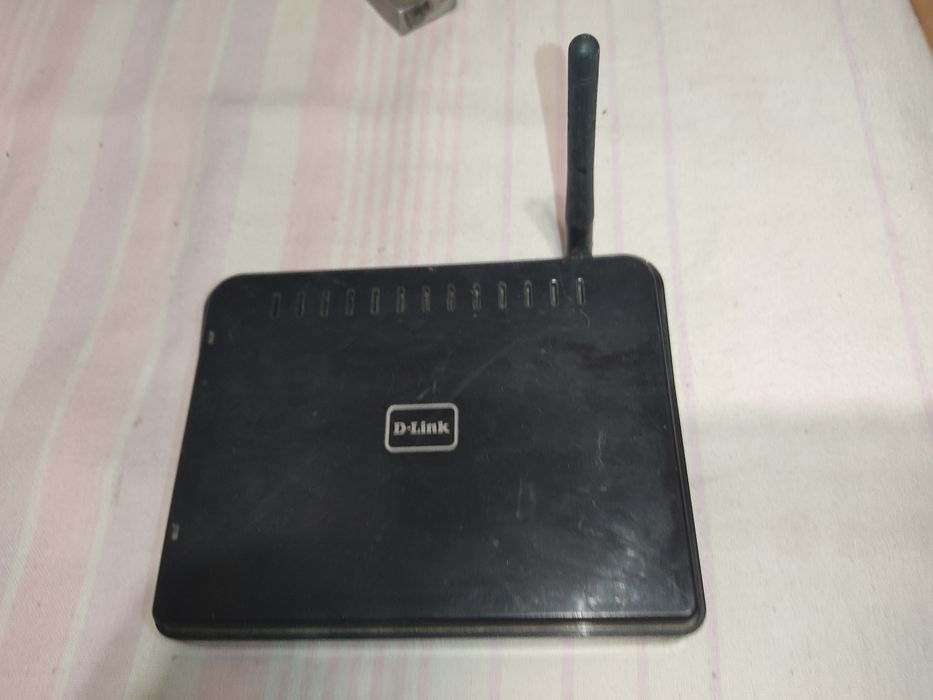 D-Link  D-300, ASUS RT-N12E роутери