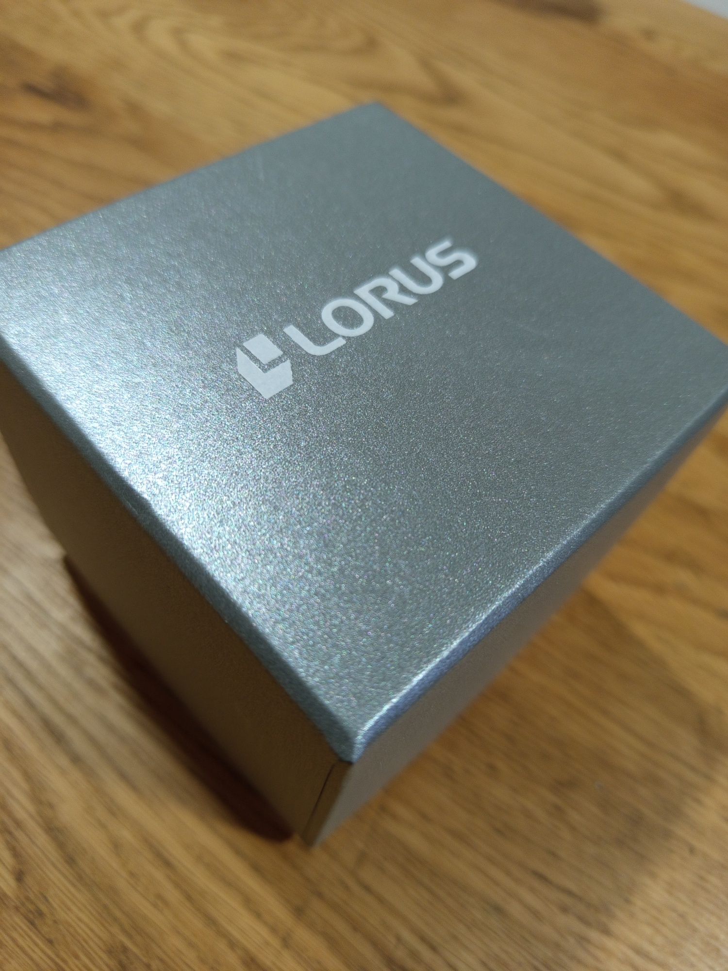 Relógio Lorus senhora novo com caixa e certificado. Preço negociável