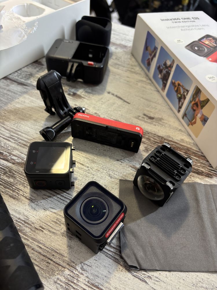 Відеокамера Insta360 ONE RS 4K