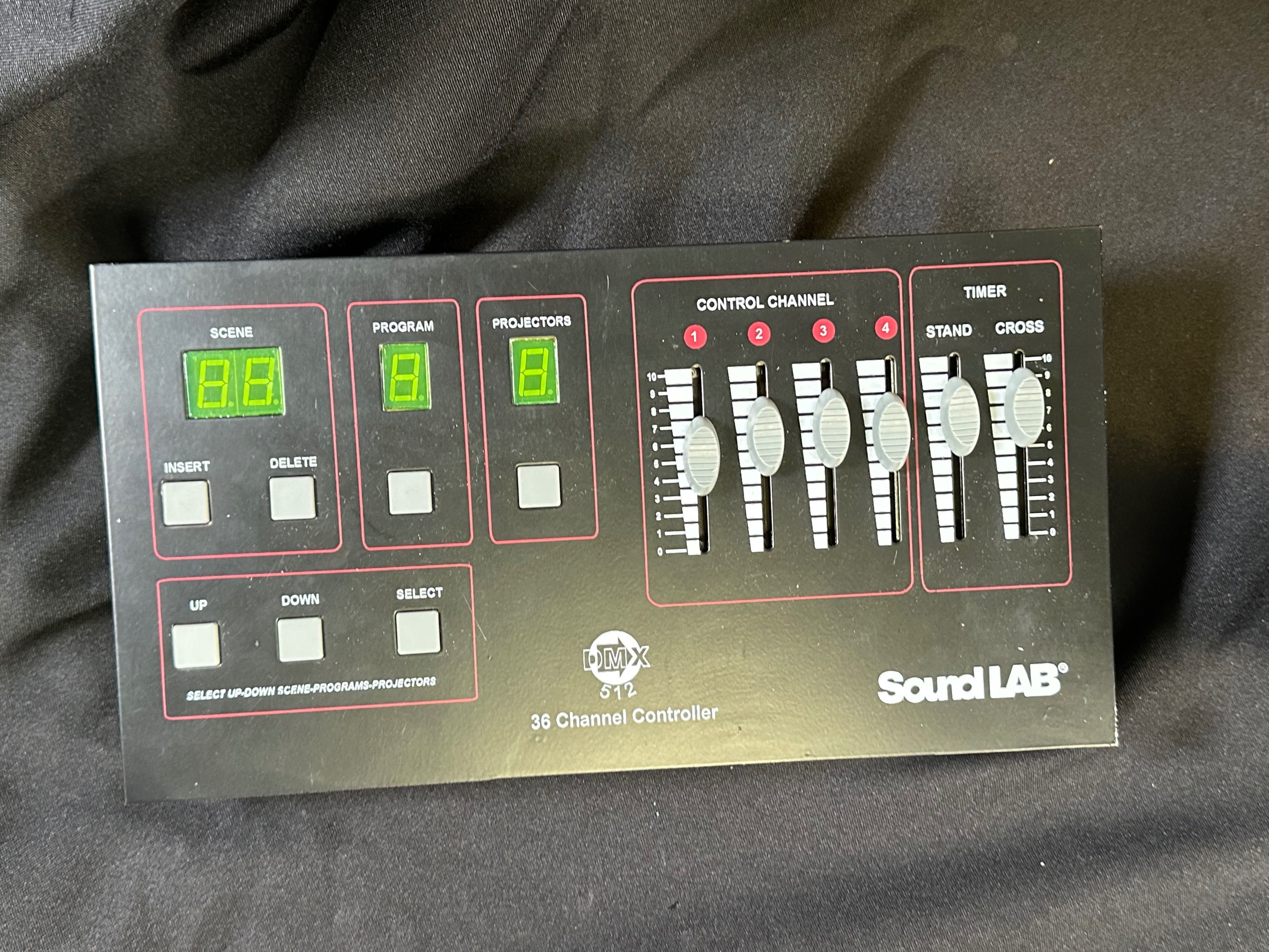 Kit Luzes de 2 Scanners com Mesa DMX e Flight Case